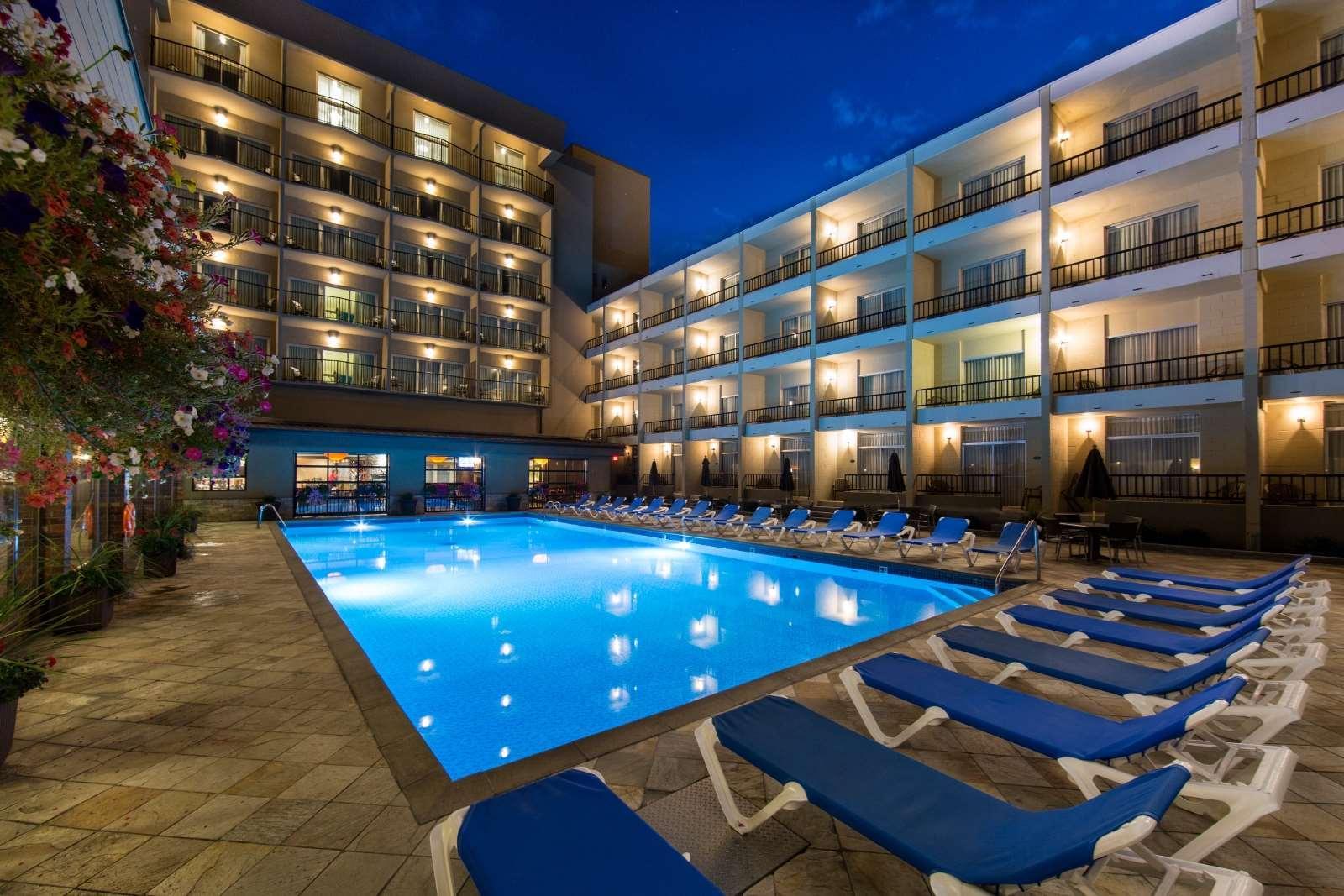 Coast Capri Hotel Kelowna Exteriör bild
