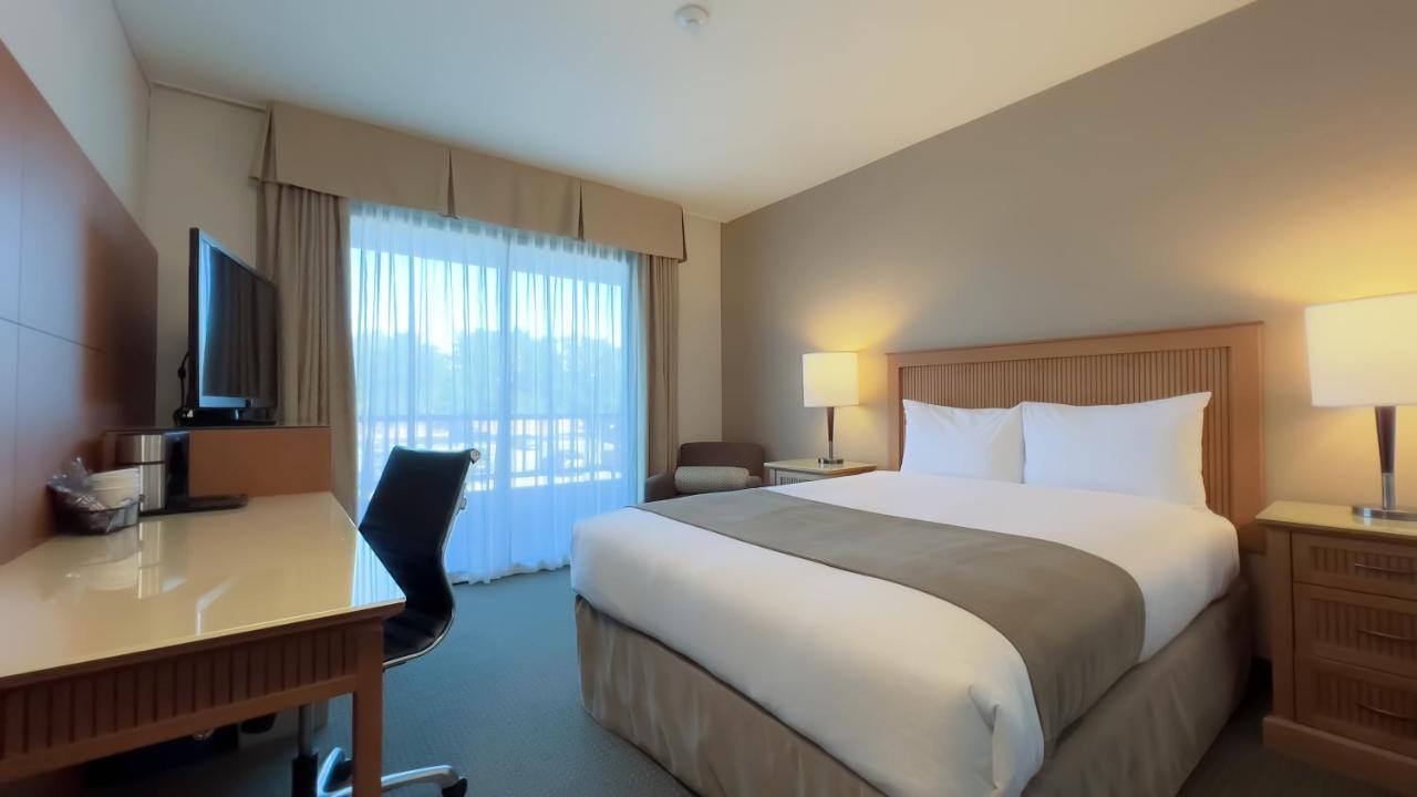 Coast Capri Hotel Kelowna Exteriör bild