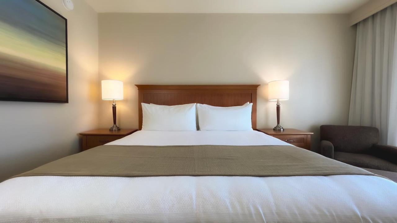 Coast Capri Hotel Kelowna Exteriör bild