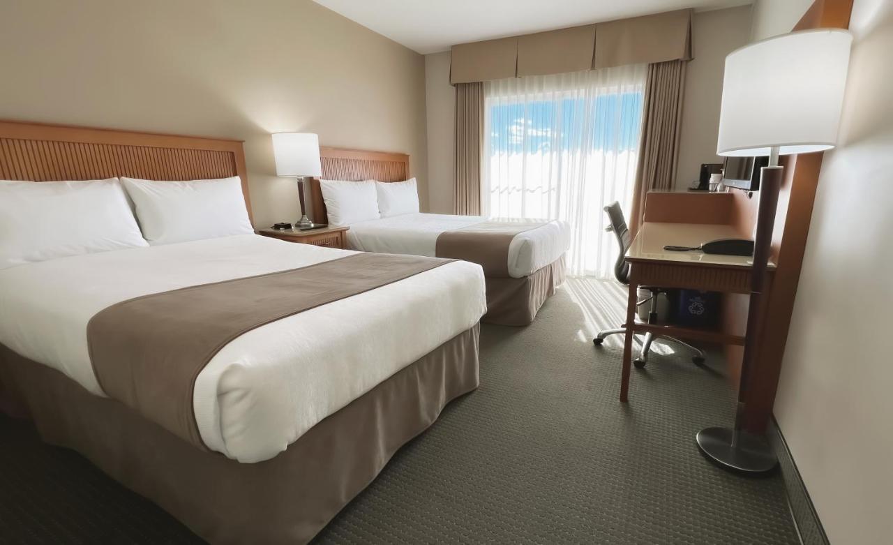 Coast Capri Hotel Kelowna Exteriör bild