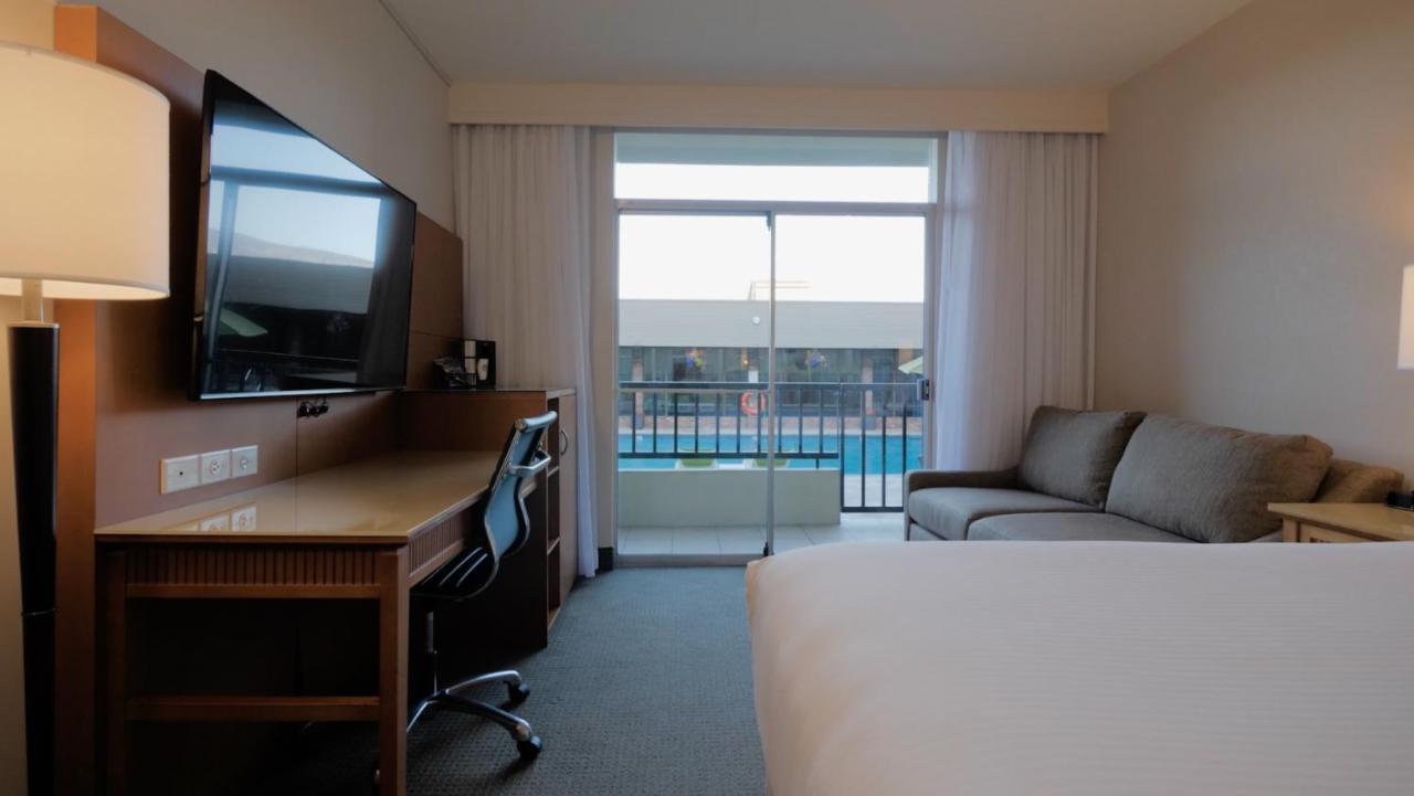 Coast Capri Hotel Kelowna Exteriör bild