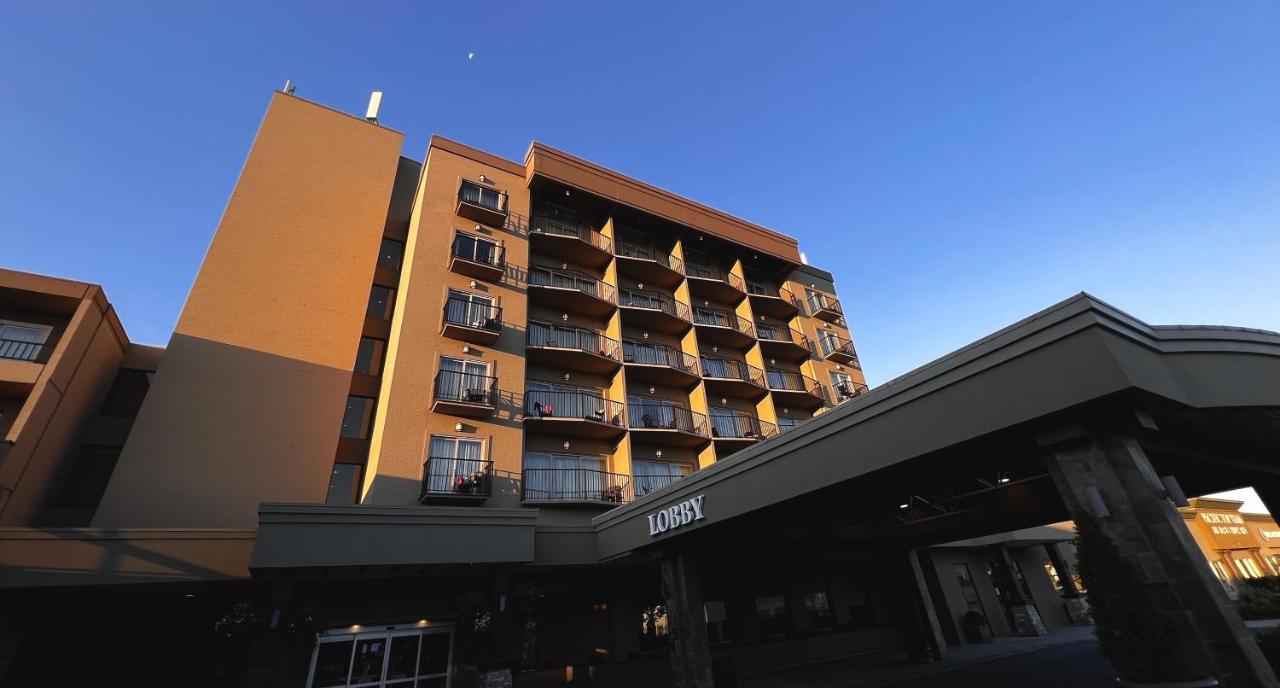 Coast Capri Hotel Kelowna Exteriör bild