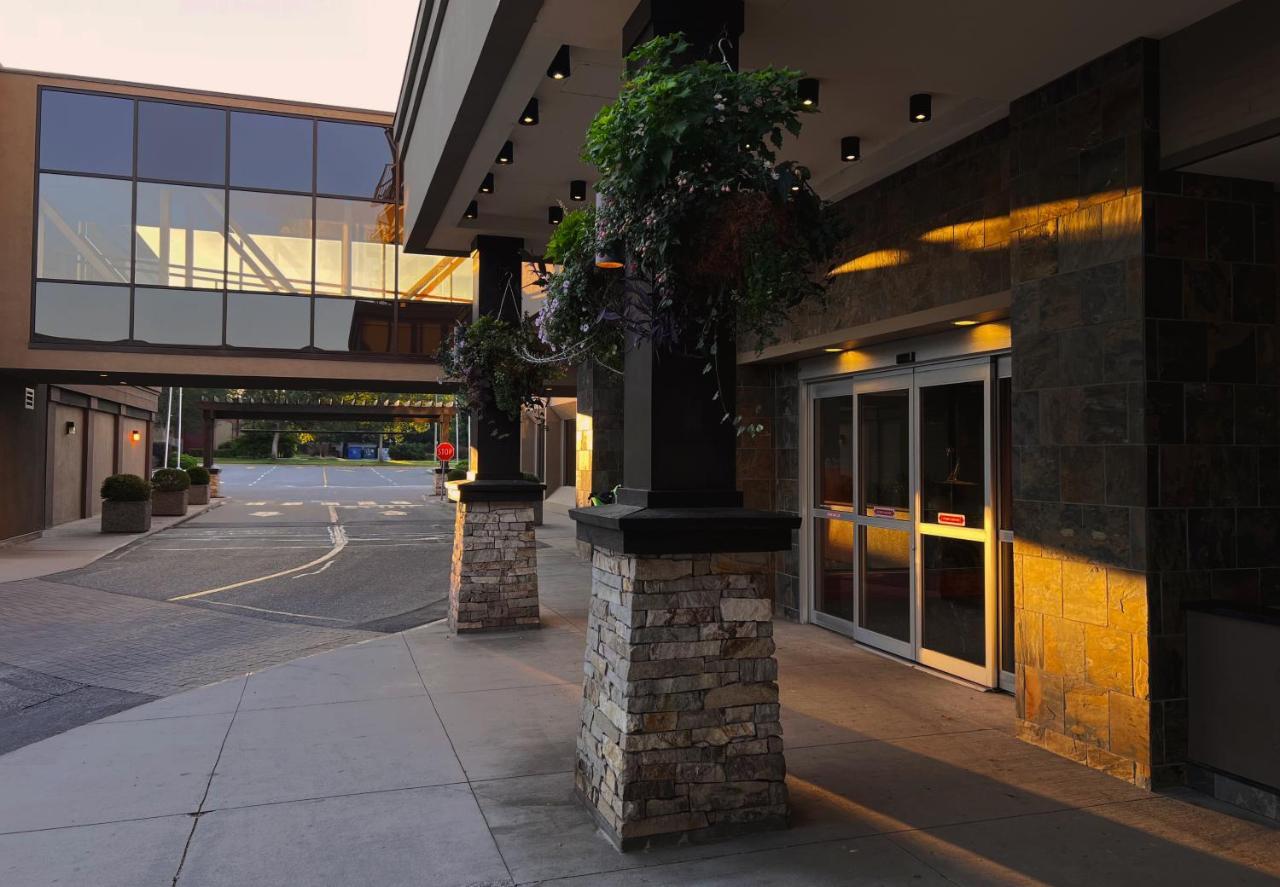 Coast Capri Hotel Kelowna Exteriör bild