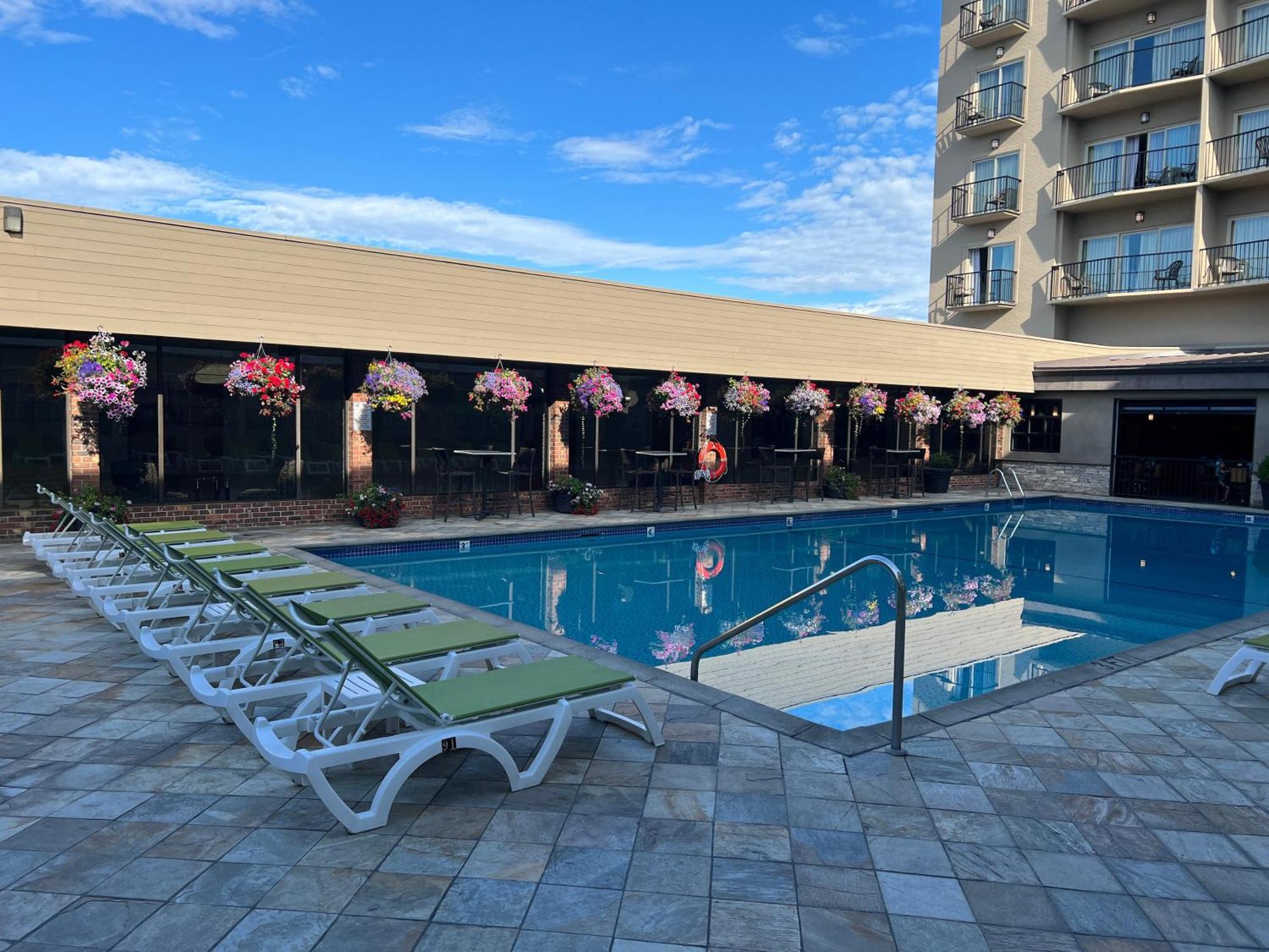 Coast Capri Hotel Kelowna Exteriör bild