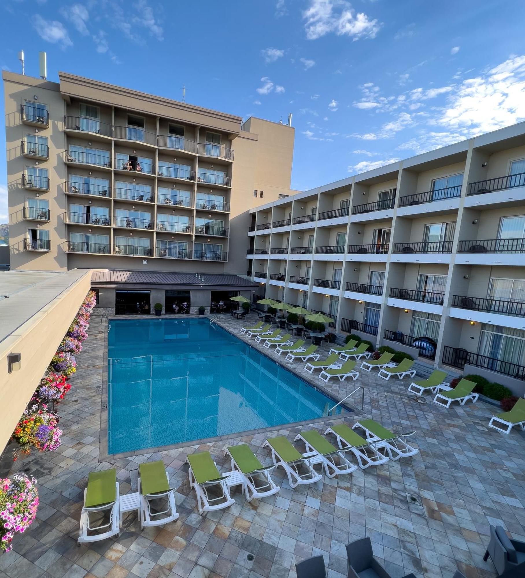 Coast Capri Hotel Kelowna Exteriör bild
